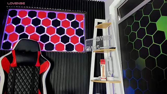 Cristopher Wild online show from April 8, 2026, 8:21 pm