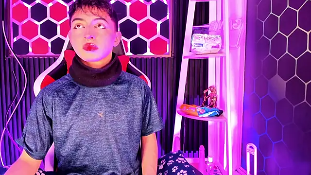 Cristopher Wild online show from May 29, 2026, 8:04 pm
