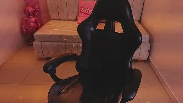 lucero s1 online show from April 11, 2026, 7:45 am