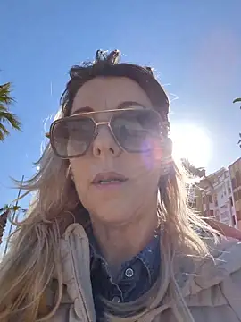 ManuelaX online show from February 20, 2026, 9:33 am