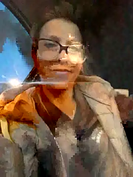 ManuelaX online show from March 10, 2026, 6:34 pm