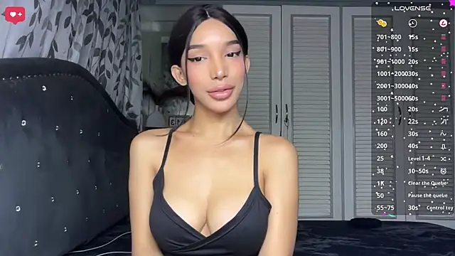 AnayaLauren  online show from July 13, 2026, 2:33 am