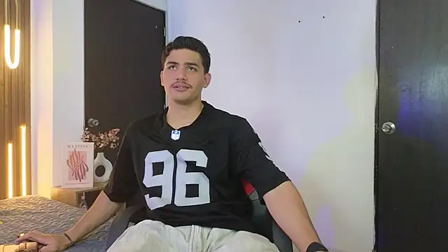 MrAdonis  online show from March 12, 2026, 7:29 pm