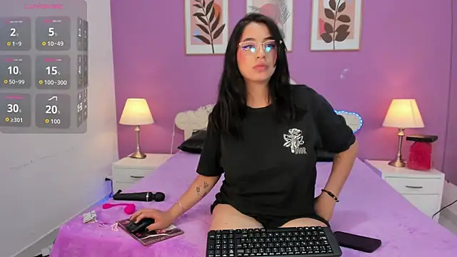 YayaQueen online show from June 15, 2026, 12:16 pm