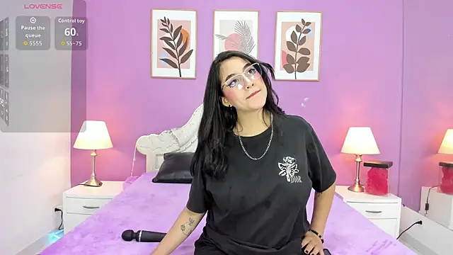 YayaQueen online show from June 16, 2026, 11:54 am