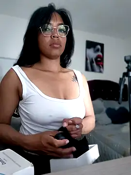 nathyjonees online show from May 21, 2026, 12:30 am