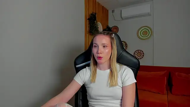 ElaraVoltage online show from March 27, 2026, 5:03 pm