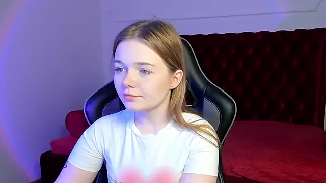 ElinaVale online show from May 25, 2026, 5:22 pm