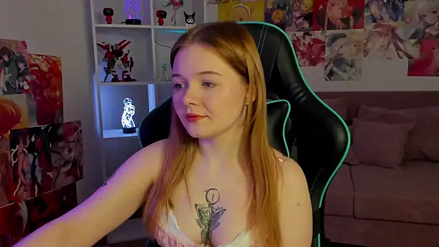 ElinaVale online show from April 14, 2026, 5:07 pm