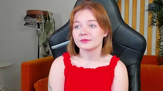 ElinaVale online show from July 5, 2026, 5:14 am