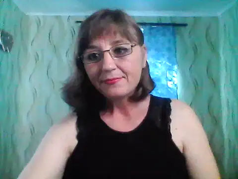 Alisaprice077 online show from May 8, 2026, 1:59 pm