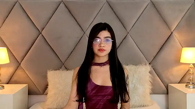 Snapshot of OliviaDiaz chatting on April 27, 2026, 8:29 pm OliviaDiaz online show from April 27, 2026, 8:29 pm