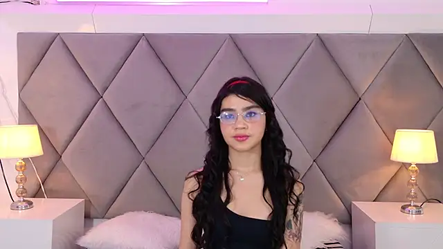 OliviaDiaz online show from March 27, 2026, 8:54 pm