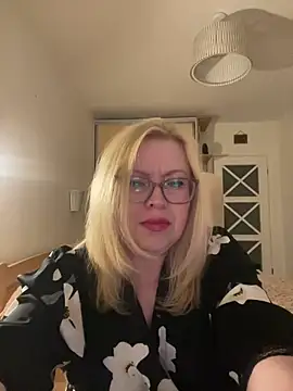 JanieLight53 online show from May 30, 2026, 10:59 pm