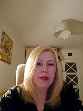 JanieLight53 online show from April 16, 2026, 6:19 pm