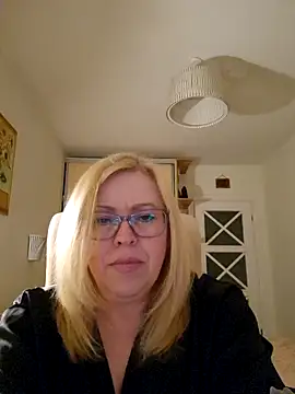 JanieLight53 online show from April 13, 2026, 5:39 pm