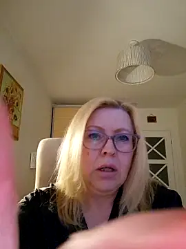 JanieLight53 online show from April 12, 2026, 5:05 pm