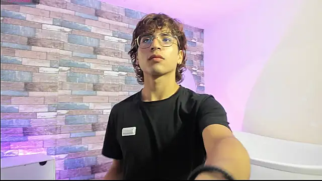 JUSTIN TAY1 online show from March 30, 2026, 11:33 am