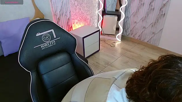 JUSTIN TAY1 online show from April 8, 2026, 11:55 am