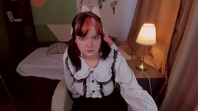 EsterTwilight online show from May 14, 2026, 4:04 pm