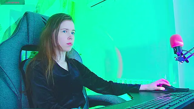 AriaGracen online show from March 19, 2026, 2:28 pm