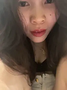 Snapshot of Lyn_baby chatting on April 28, 2026, 6:01 pm Lyn baby online show from April 28, 2026, 6:01 pm