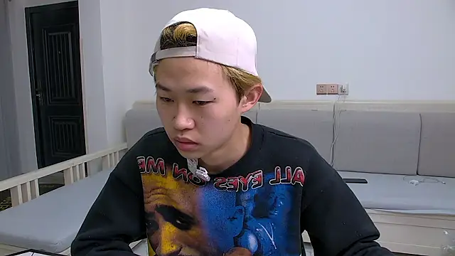 Chili-001 online show from March 13, 2026, 5:01 am