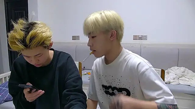 Chili-001 online show from April 3, 2026, 10:22 am