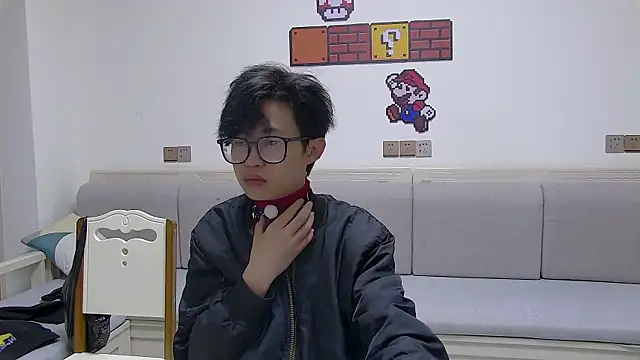 Chili-001 online show from April 12, 2026, 2:26 am