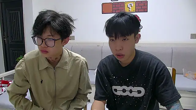 Chili-001 online show from April 10, 2026, 10:11 am