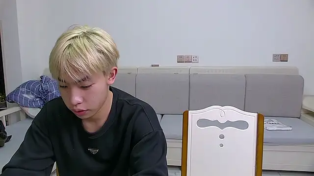 Chili-001 online show from April 2, 2026, 11:06 am