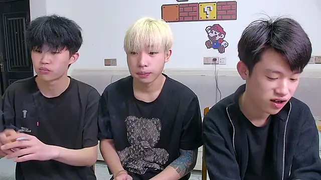 Chili-001 online show from April 6, 2026, 10:27 am