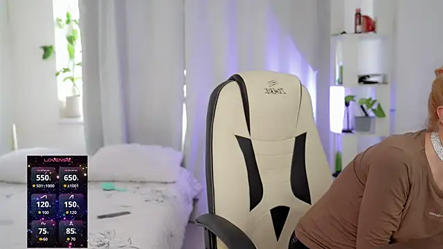 Myfeet inyourmouth online show from April 5, 2026, 2:13 pm