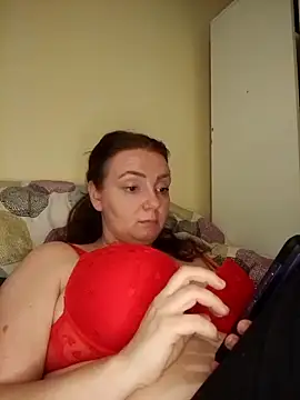 Bella-Monroe online show from April 8, 2026, 5:14 pm