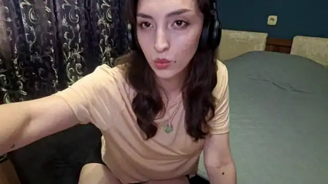 CindyLight online show from April 13, 2026, 2:32 pm