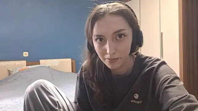 CindyLight online show from April 4, 2026, 3:29 pm