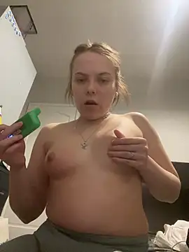 Englishgirly26 online show from March 7, 2026, 7:19 pm