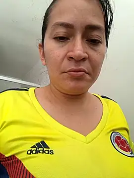 Snapshot of Dr_Edna_naughty chatting on July 7, 2026, 4:32 pm Dr Edna naughty online show from July 7, 2026, 4:32 pm