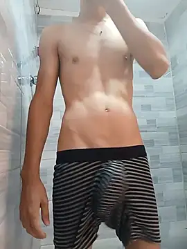 Juango24321 online show from May 17, 2026, 2:39 pm