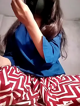 Snapshot of Divya3107 chatting on March 24, 2026, 3:28 am Divya3107 online show from March 24, 2026, 3:28 am