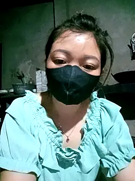 Bling-pusy online show from April 10, 2026, 11:39 am