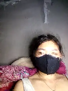 Bling-pusy online show from April 18, 2026, 1:13 pm