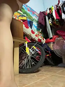 July-lovee online show from March 29, 2026, 4:08 pm