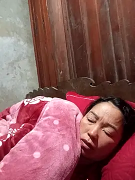 Snapshot of Yellow-pink chatting on March 9, 2026, 3:04 pm Yellow-pink online show from March 9, 2026, 3:04 pm