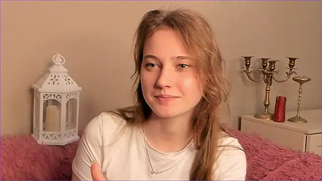 Snapshot of RubieHeiser chatting on May 10, 2026, 9:46 am RubieHeiser online show from May 10, 2026, 9:46 am