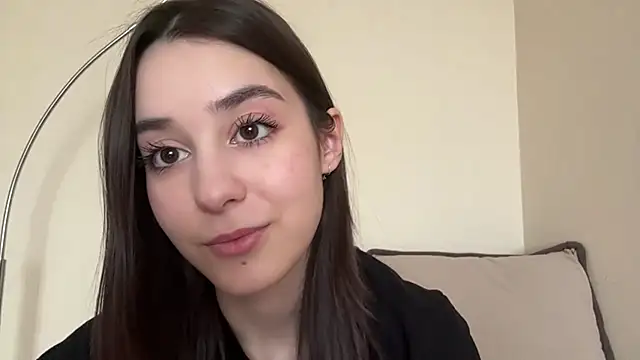 AdeleVelvet online show from March 10, 2026, 9:24 am