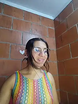 Snapshot of Amanda_x1 chatting on April 29, 2026, 7:42 pm Amanda x1 online show from April 29, 2026, 7:42 pm