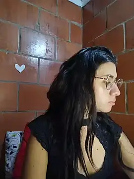 Amanda x1 online show from April 9, 2026, 9:21 pm