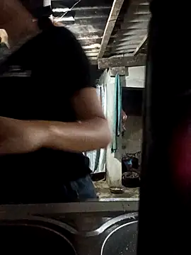 Rosie-LoveU online show from April 15, 2026, 10:43 pm