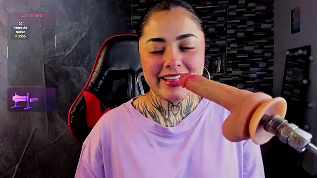 Sophiia cherry online show from March 18, 2026, 10:32 pm